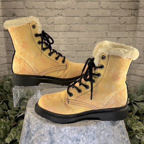 Yes We Vibe “Yellow Lotus” Cool Weather Cozy Lace-Up Combat Boots WMS 7M💛VGUC💛 - Picture 5 of 11